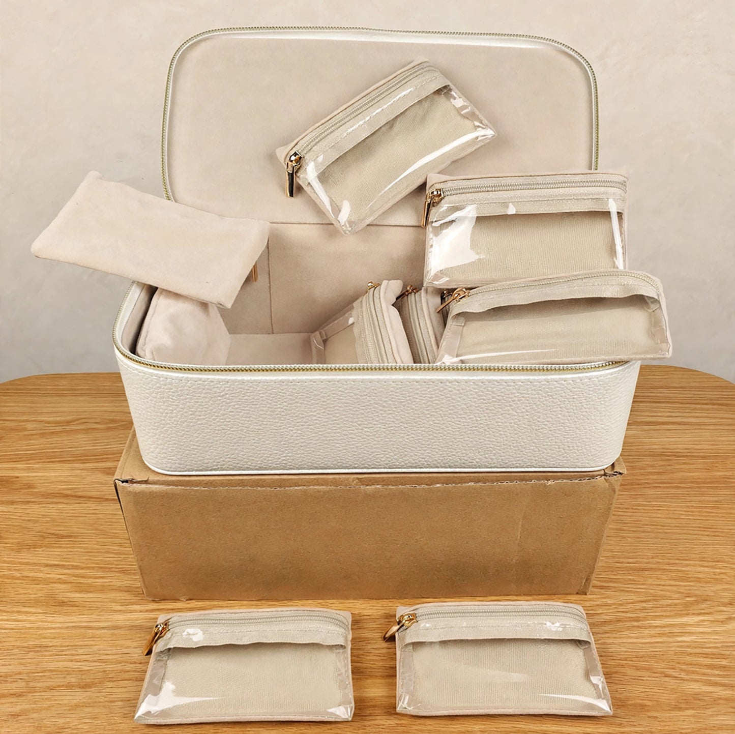 Oyster White Travel Jewellery Case – Pearlescent Organiser with 12 Faux Velvet Zip Pouches